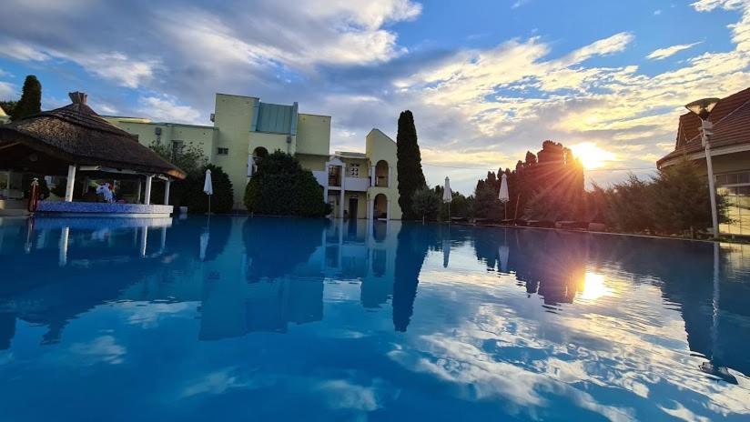 Mediterran Apartman With Pool シオーフォク エクステリア 写真