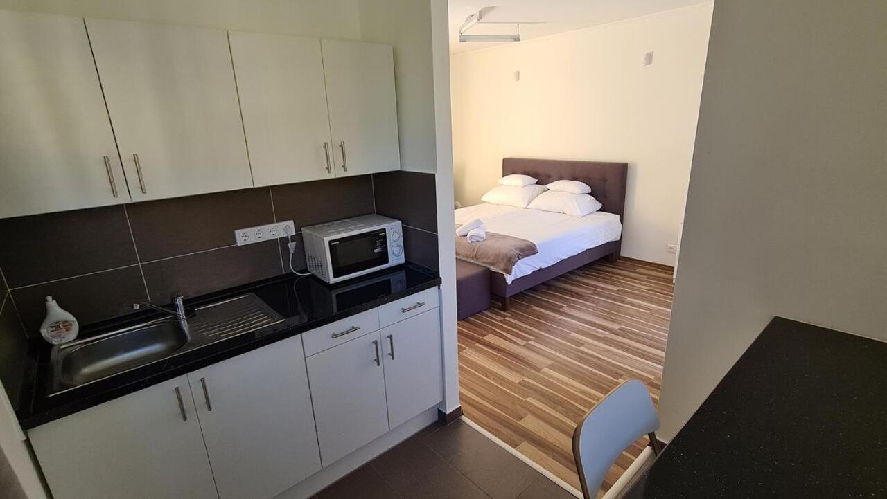 Mediterran Apartman With Pool シオーフォク エクステリア 写真