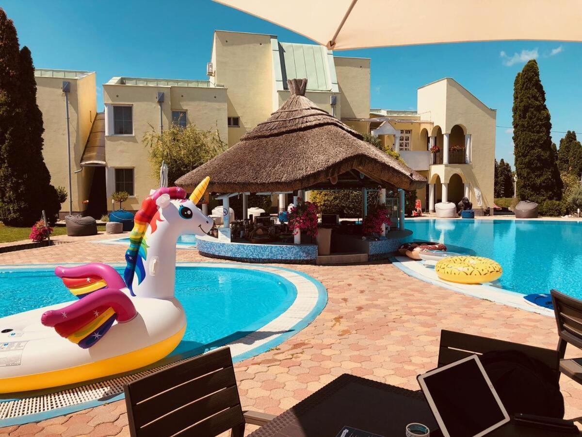 Mediterran Apartman With Pool シオーフォク エクステリア 写真